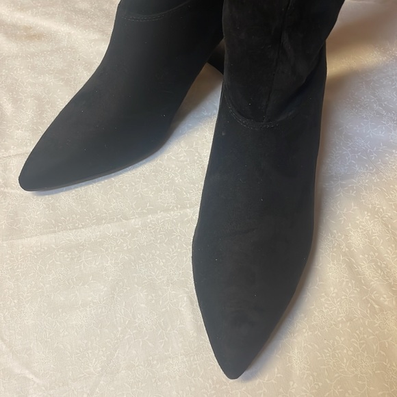 Ladies knee high boots - Picture 2 of 10